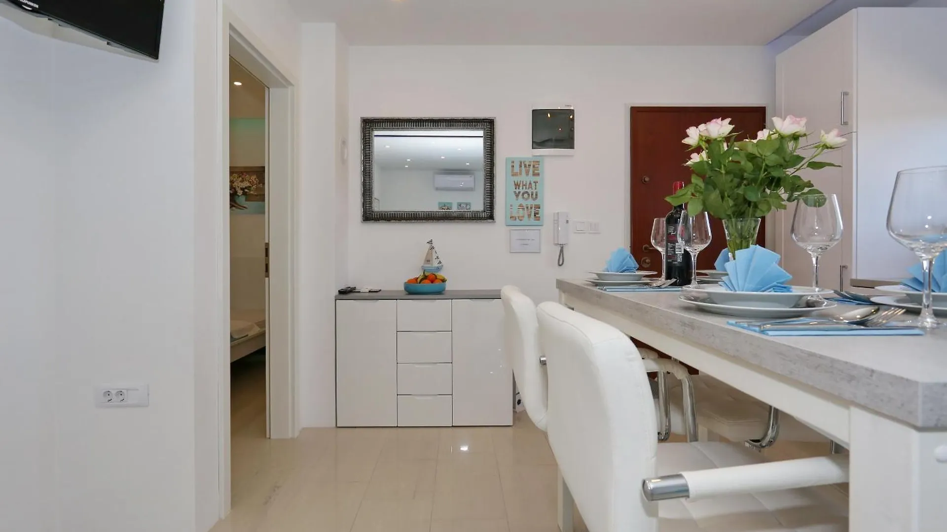 Apartment Emmy Vir
