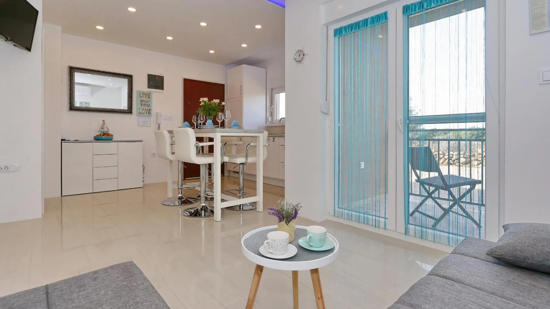 Apartment Emmy Vir