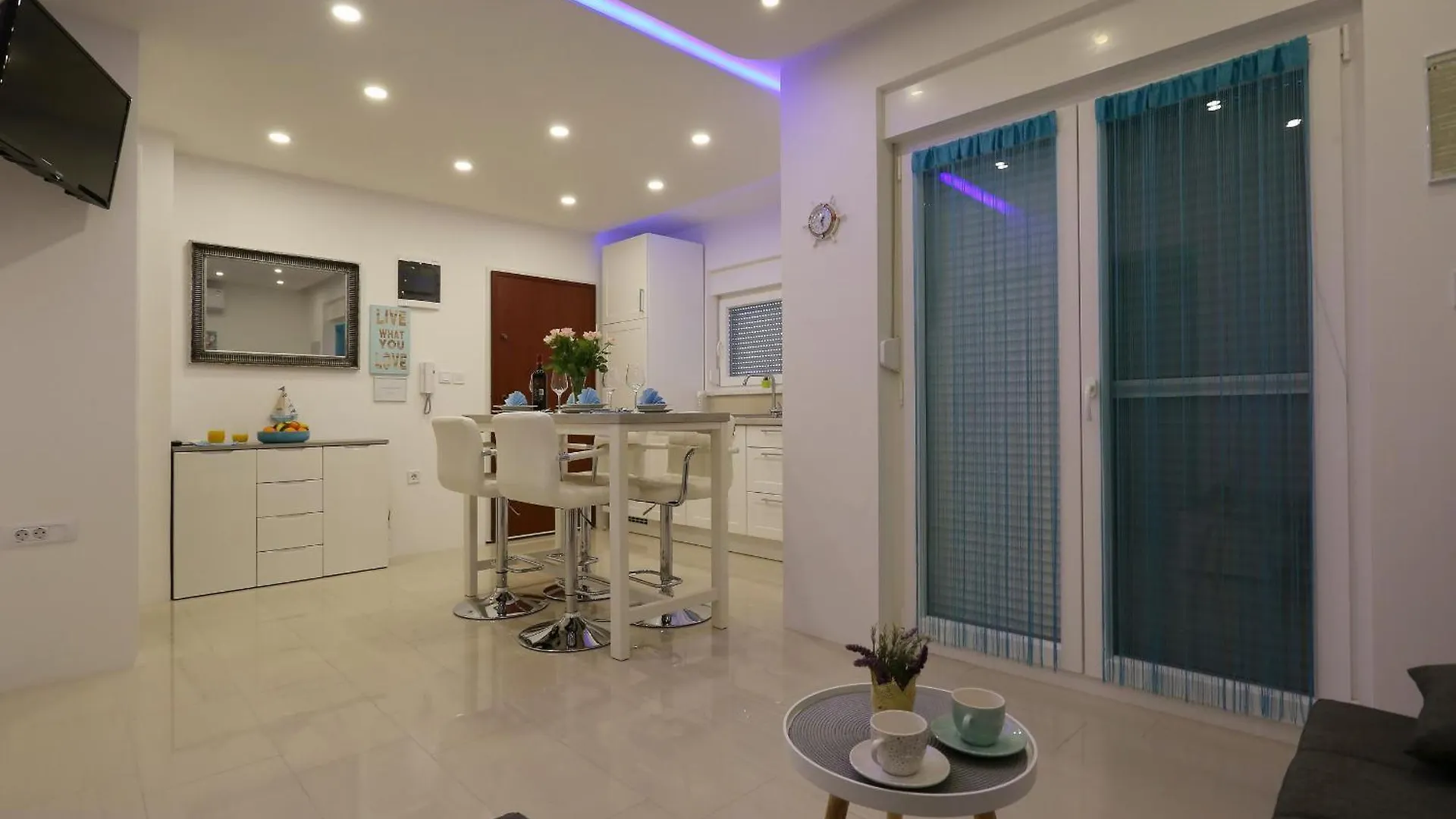 Apartment Emmy Vir